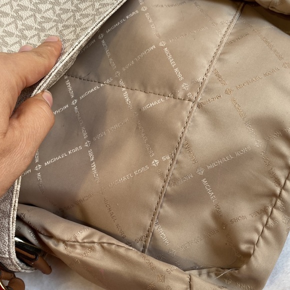 🔺🔻Michael Kors Jet Set Travel Large Logo Messenger🔺🔻 - Picture 7 of 17